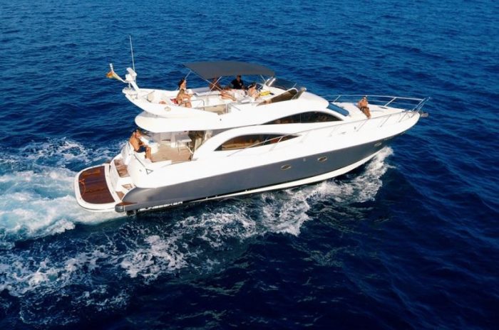 Alquilar yate en Barcelona